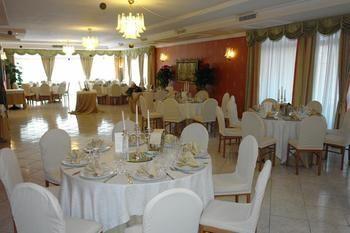 Hotel Leon - Ristorante Al Cavallino Rosso 3*