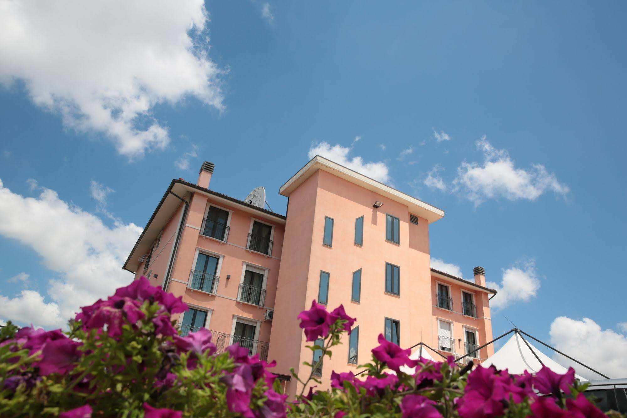 Hotel Leon - Ristorante Al Cavallino Rosso 3*